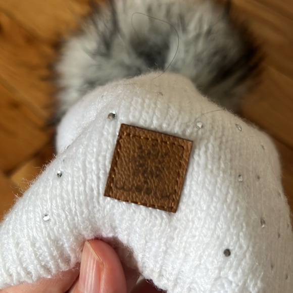 Hat - Picture 3 of 3